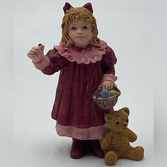 Hand Painted Resin Night Before Christmas Victorian Family Tree Decorating Scene - Picture 8 of 16